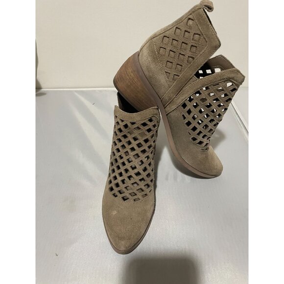 Crown Vintage Women's 6M Taupe Suede Cutout Ankle Booties - Picture 15 of 15